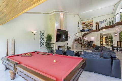 Propriedade de Exceção no Coração de Albufeira - Elegância e História