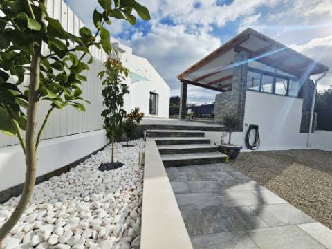 EXCLUSIVIDADE

Moradia V2 completamente renovada com qualidade