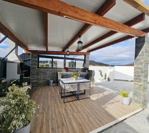 EXCLUSIVIDADE

Moradia V2 completamente renovada com qualidade