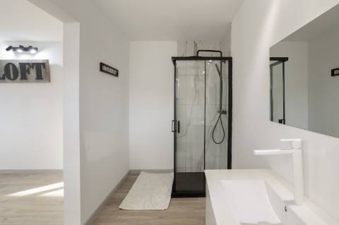 EXCLUSIVIDADE 
Magnifica propriedade contemporânea de 4 quarto com anexo.