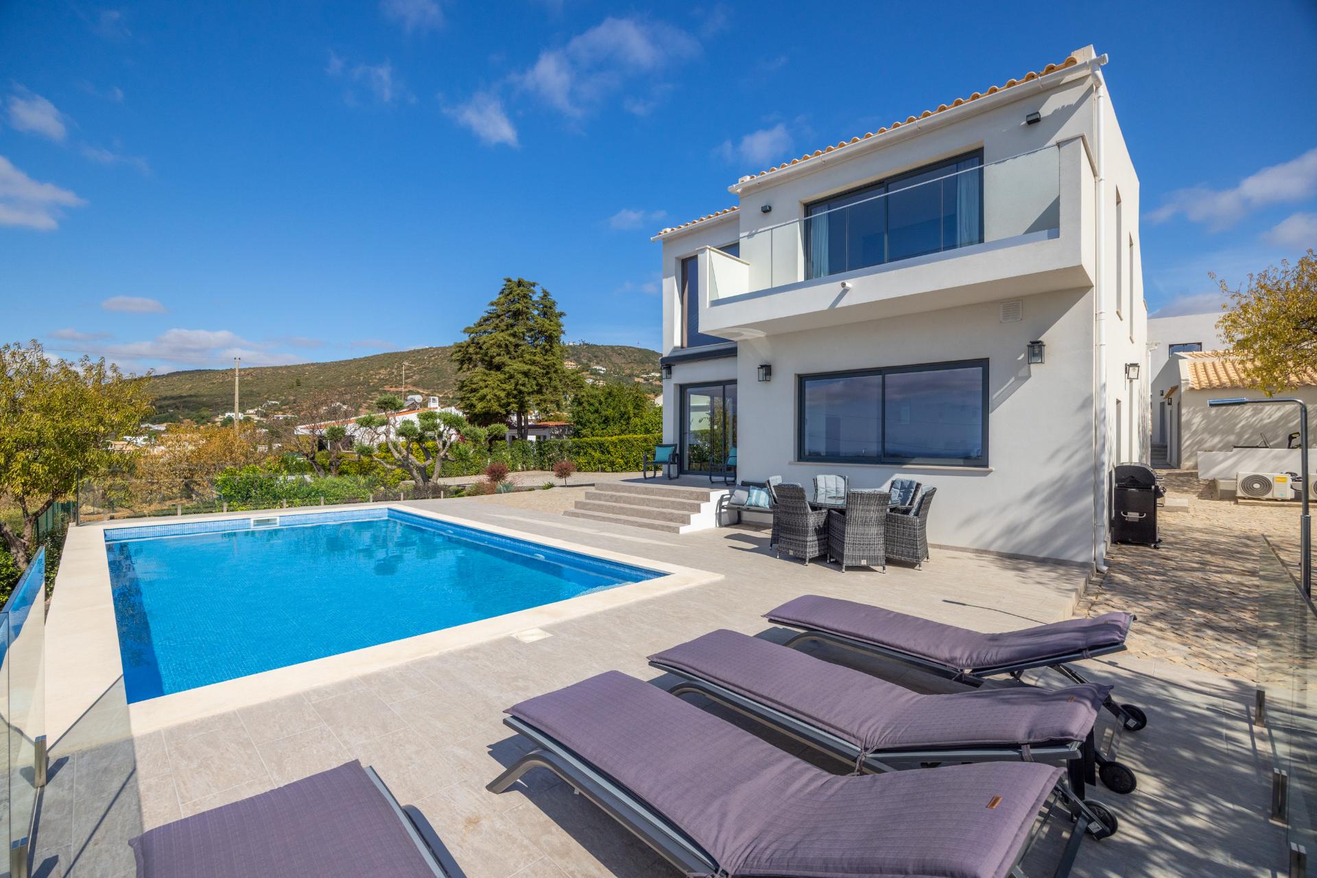 Villa de luxo com 6 quartos Santa Bárbara de Nexe € 1.500.000 | Casa de campo & Estúdio