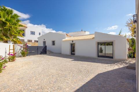 Villa de luxo com 6 quartos Santa Bárbara de Nexe € 1.500.000 | Casa de campo & Estúdio