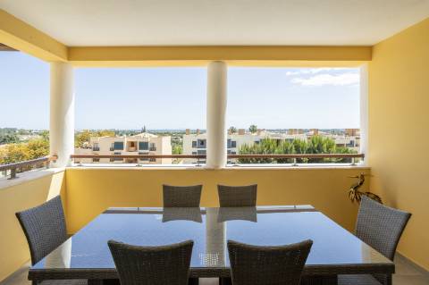 Magnifico apartamento situado numa zona calma de Vilamoura.