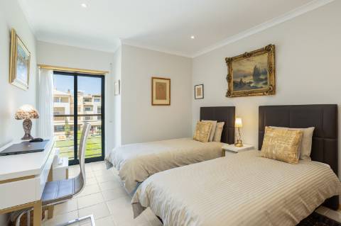 Magnifico apartamento situado numa zona calma de Vilamoura.