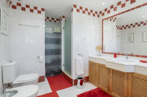 Magnifico apartamento situado numa zona calma de Vilamoura.