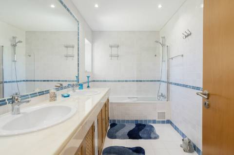 Magnifico apartamento situado numa zona calma de Vilamoura.