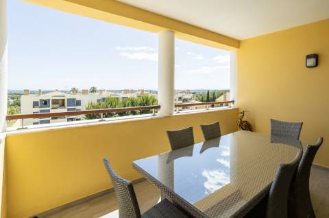 Magnifico apartamento situado numa zona calma de Vilamoura.