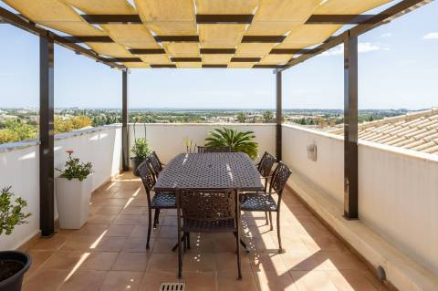 Magnifico apartamento situado numa zona calma de Vilamoura.