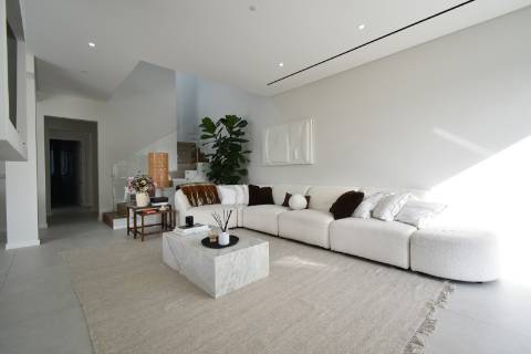 Moradia V4 com piscina e garagem perto Santa Barbra de Nexe