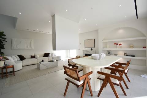 Moradia V4 com piscina e garagem perto Santa Barbra de Nexe