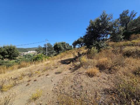 Terreno com projeto aprovado com vistas magnificas do campo de golfe da Quinta da Ombria