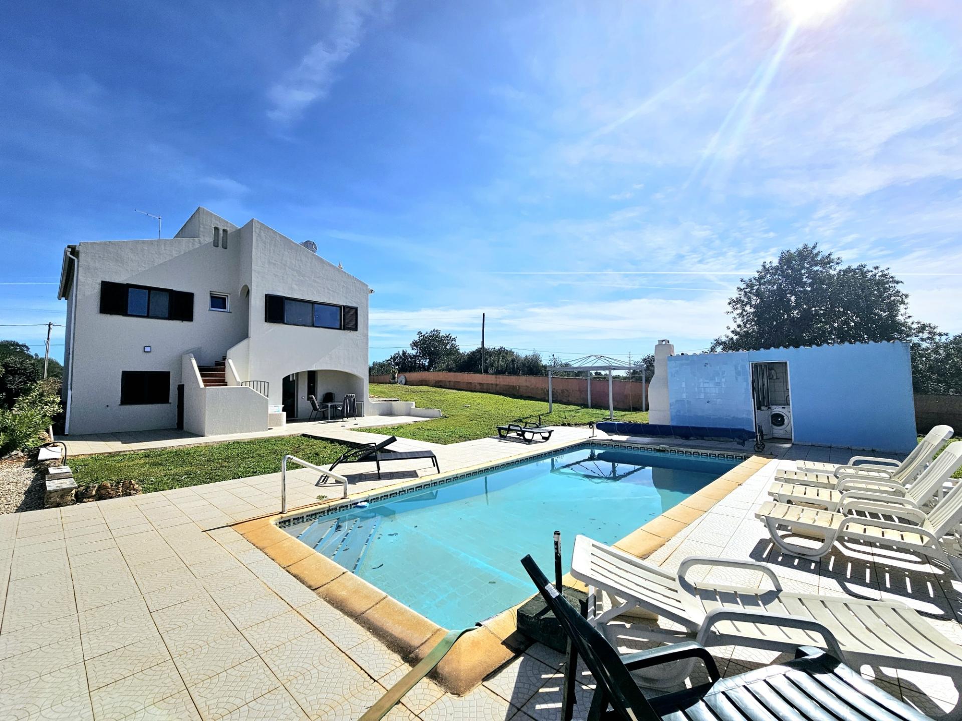 Moradia de 3 quartos +anexo numa zona calma