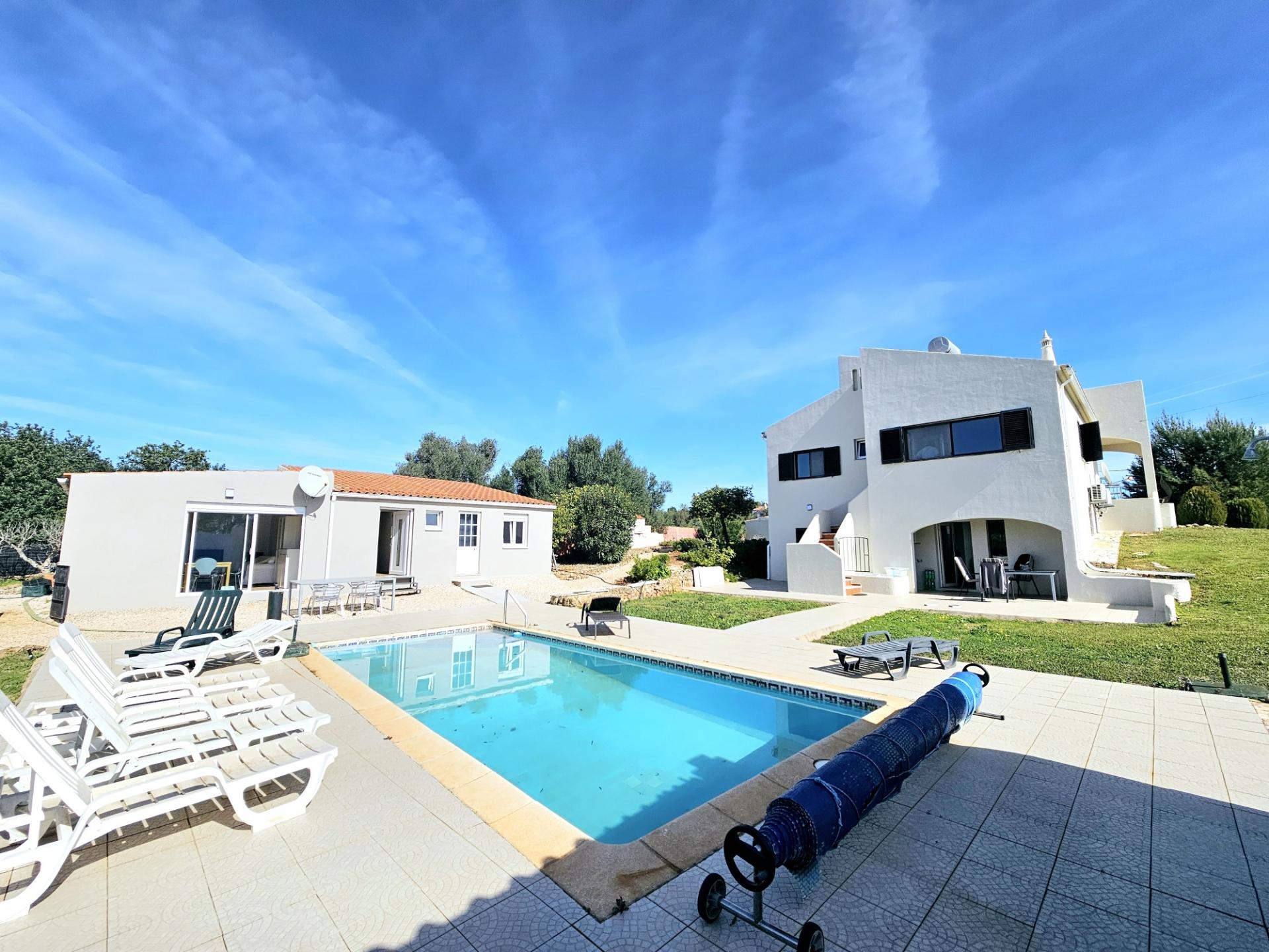 Moradia de 3 quartos +anexo numa zona calma