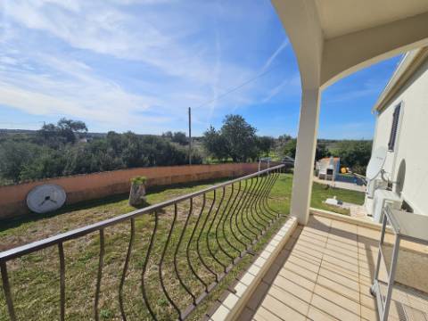 Moradia de 3 quartos +anexo numa zona calma