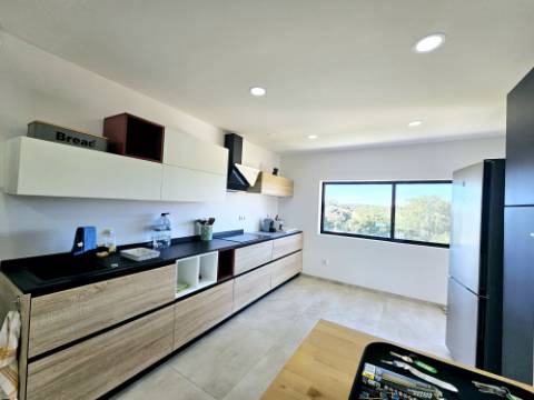 Moradia de 3 quartos +anexo numa zona calma