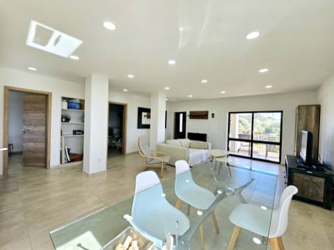 Moradia de 3 quartos +anexo numa zona calma