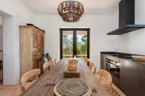 Linda moradia tipo Quinta renovada com 4 quartos e piscina