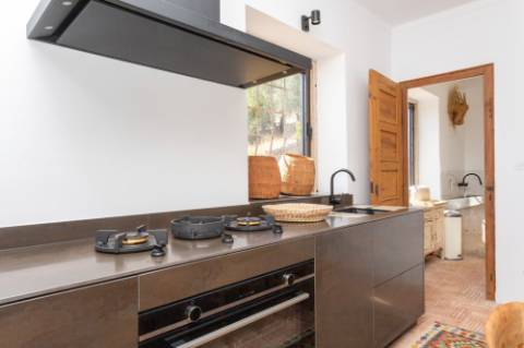 Linda moradia tipo Quinta renovada com 4 quartos e piscina