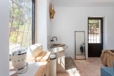 Linda moradia tipo Quinta renovada com 4 quartos e piscina