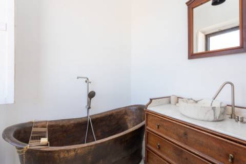 Linda moradia tipo Quinta renovada com 4 quartos e piscina