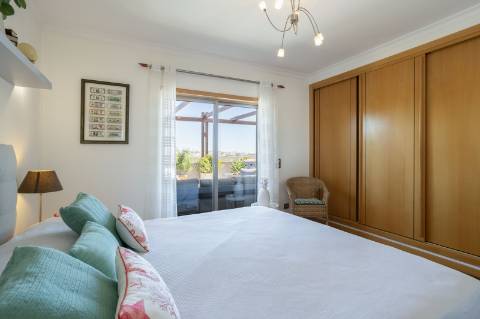 Excepcional apartamento com terraço e vistas deslumbrantes sobre a Ria Formosa