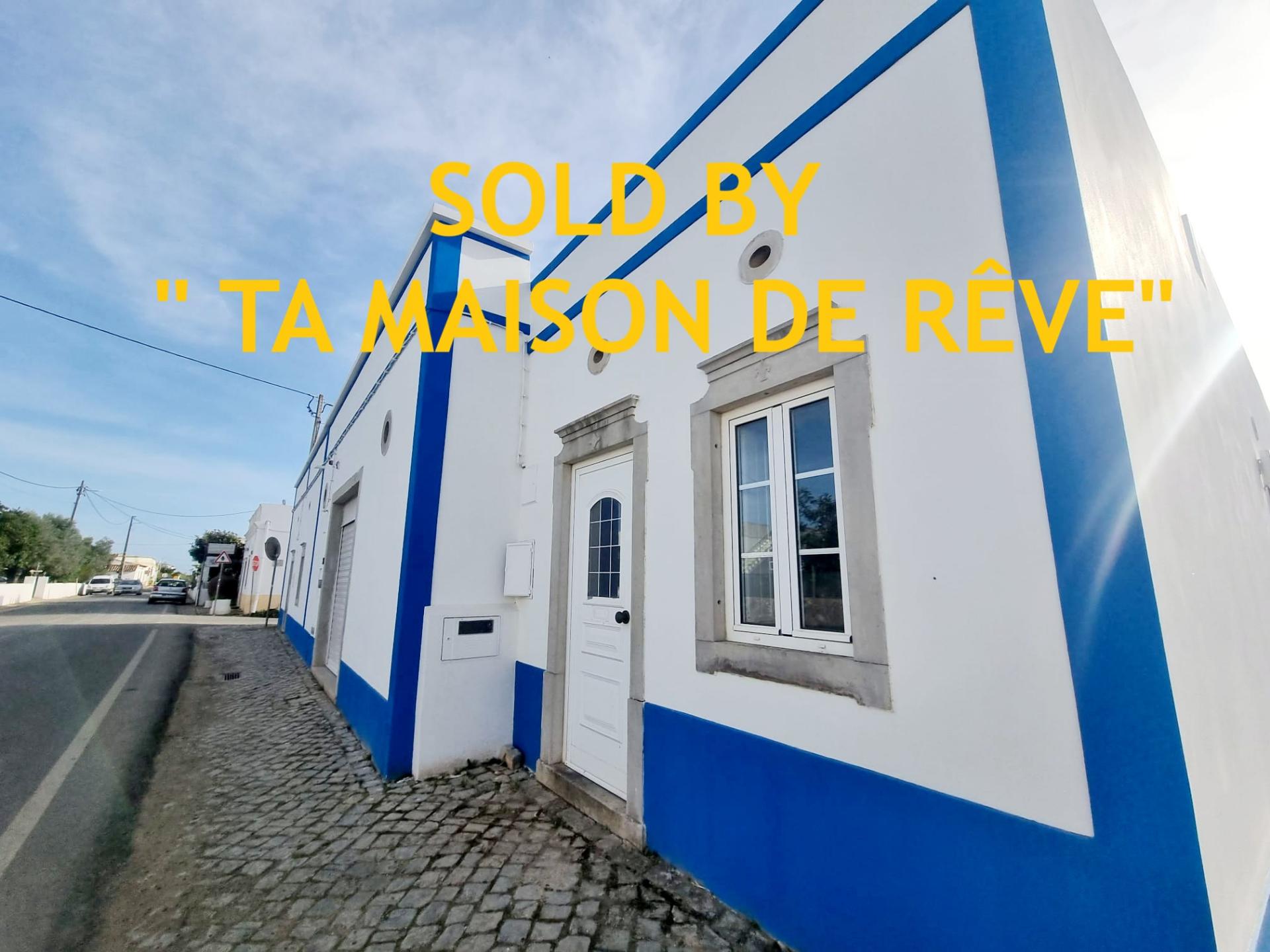 VENDIDA PELA 'TA MAISON DE RÊVE'