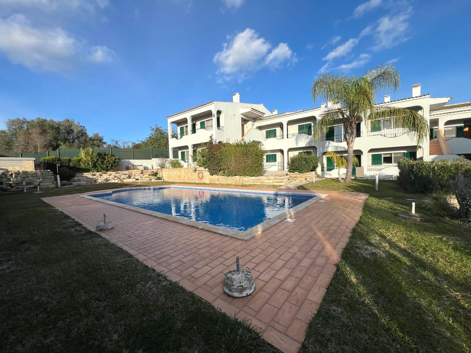 Excelente apartamento 3 quartos com piscina e garagem em Almancil