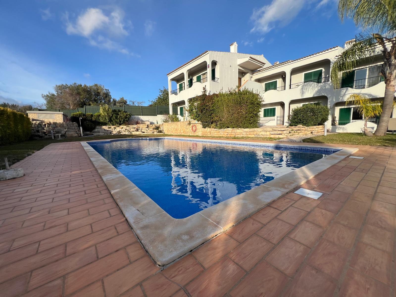 Excelente apartamento 3 quartos com piscina e garagem em Almancil