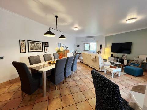 Excelente apartamento 3 quartos com piscina e garagem em Almancil