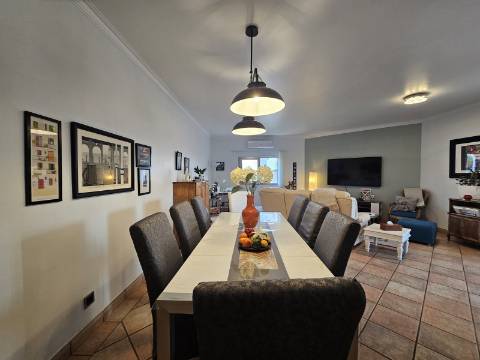 Excelente apartamento 3 quartos com piscina e garagem em Almancil