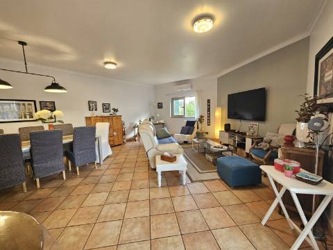 Excelente apartamento 3 quartos com piscina e garagem em Almancil