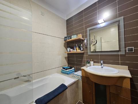 Excelente apartamento 3 quartos com piscina e garagem em Almancil