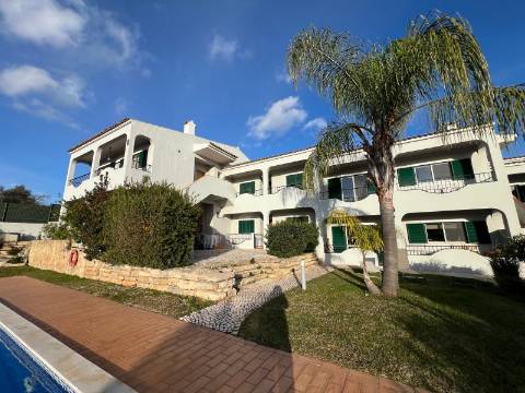 Excelente apartamento 3 quartos com piscina e garagem em Almancil