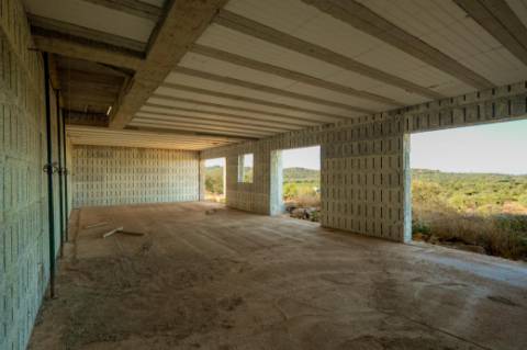 2 Moradias em construção disponíveis para venda no ponto de obra em que se encontram