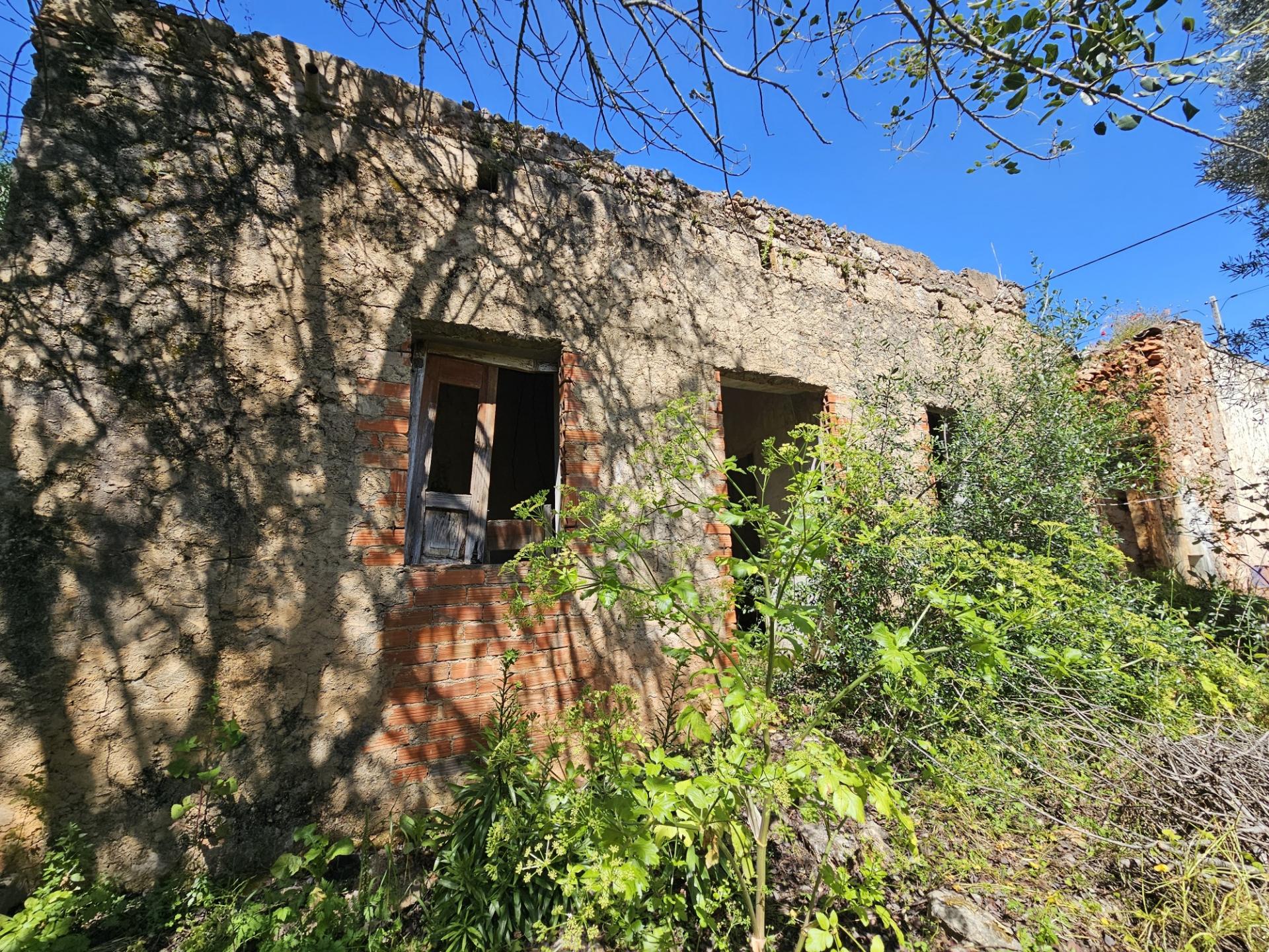EXCLUSIVO-Terreno urbanizável perto de Salir