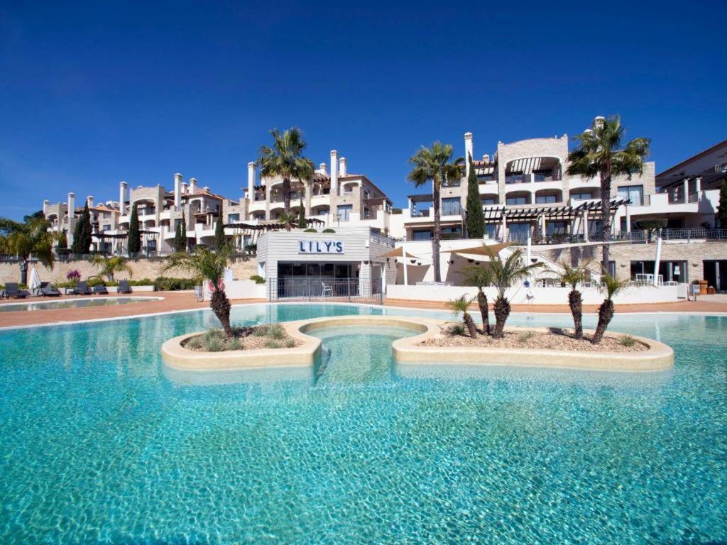 Luxuoso apartamento T2 virado para Sul em Pine Hills, Vilamoura