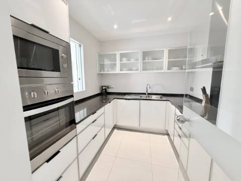 Luxuoso apartamento T2 virado para Sul em Pine Hills, Vilamoura