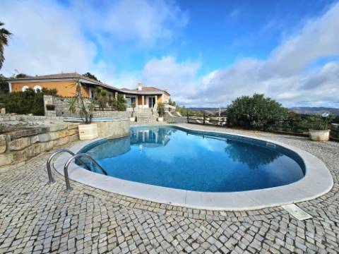 VENDIDA PELA 'TA MAISON DE RÊVE'