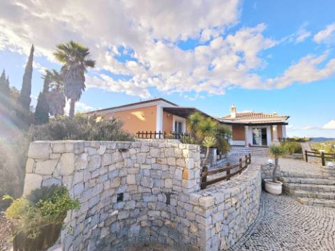 VENDIDA PELA 'TA MAISON DE RÊVE'