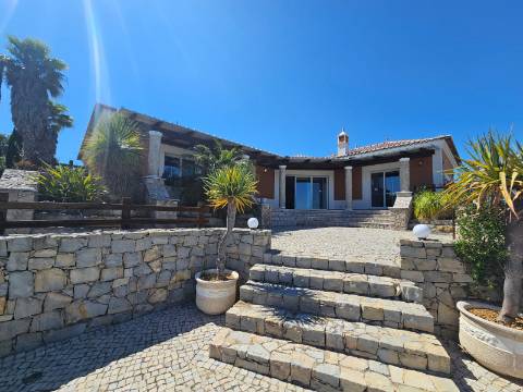 VENDIDA PELA 'TA MAISON DE RÊVE'