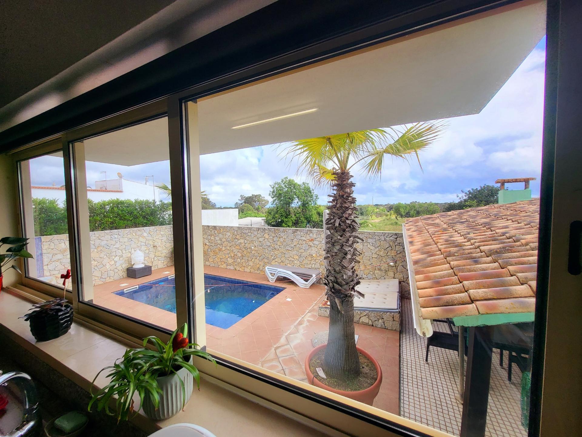 Moradia com 4 quartos Almancil com piscina privativa