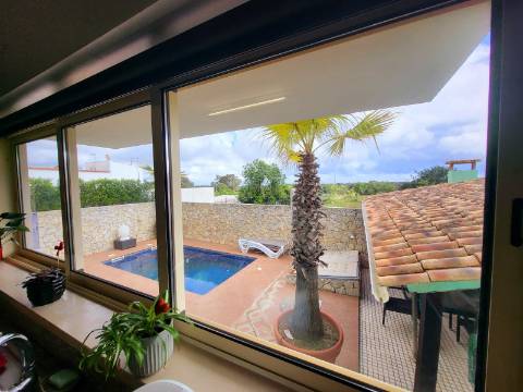 Moradia com 4 quartos Almancil com piscina privativa