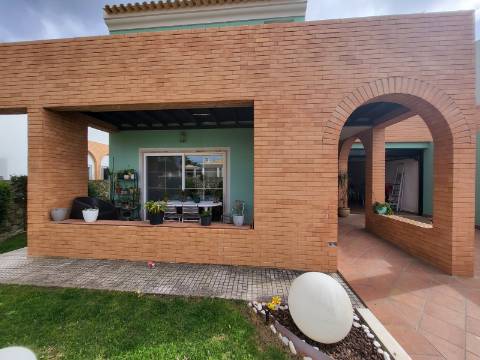 Moradia com 4 quartos Almancil com piscina privativa