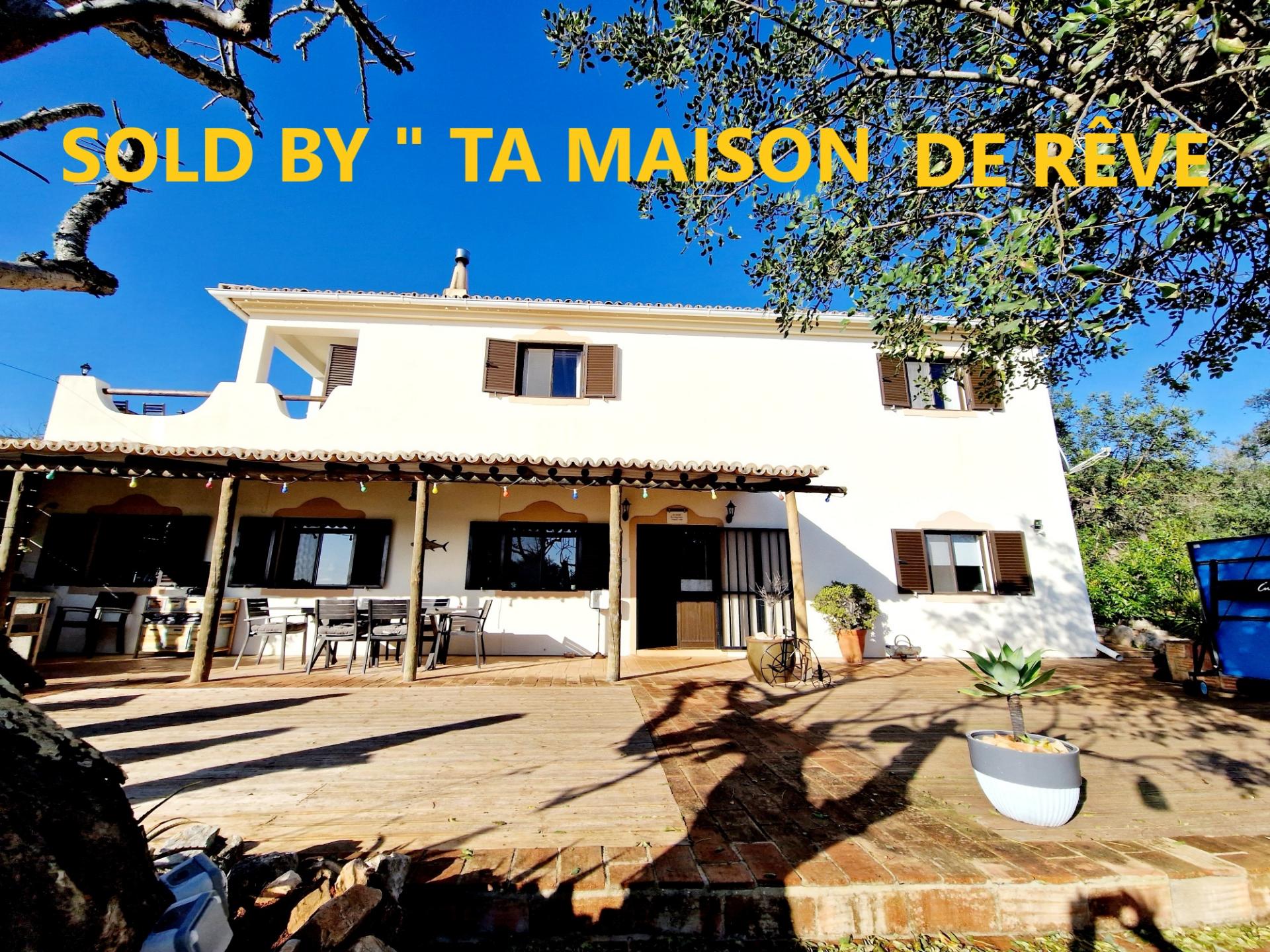 VENDIDA PELA 'TA MAISON DE RÊVE'