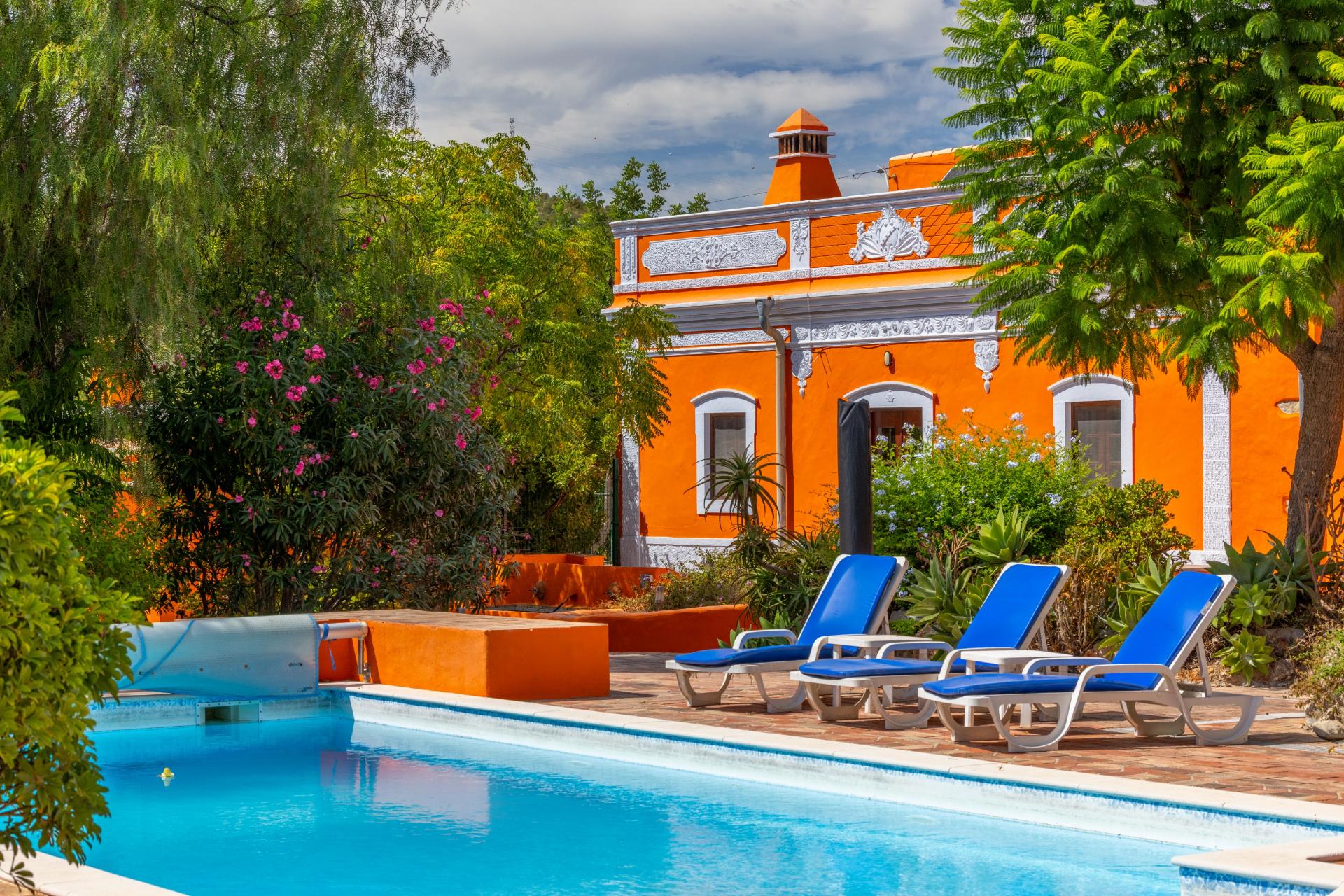 Quinta tradicional 5 quartos+ 2 no anexo+ piscina