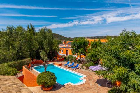 Quinta tradicional 5 quartos+ 2 no anexo+ piscina