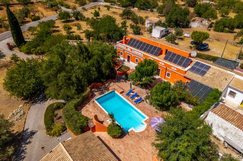 Quinta tradicional 5 quartos+ 2 no anexo+ piscina