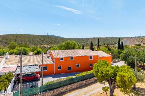 Quinta tradicional 5 quartos+ 2 no anexo+ piscina