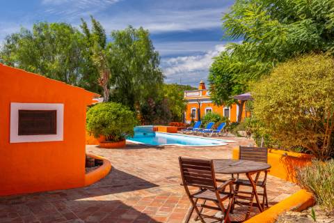 Quinta tradicional 5 quartos+ 2 no anexo+ piscina