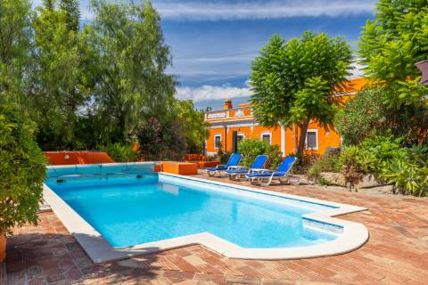 Quinta tradicional 5 quartos+ 2 no anexo+ piscina